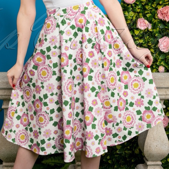 Collectif Dresses & Skirts - Collectif/Top Vintage Matilde Flower Power Swing Skirt